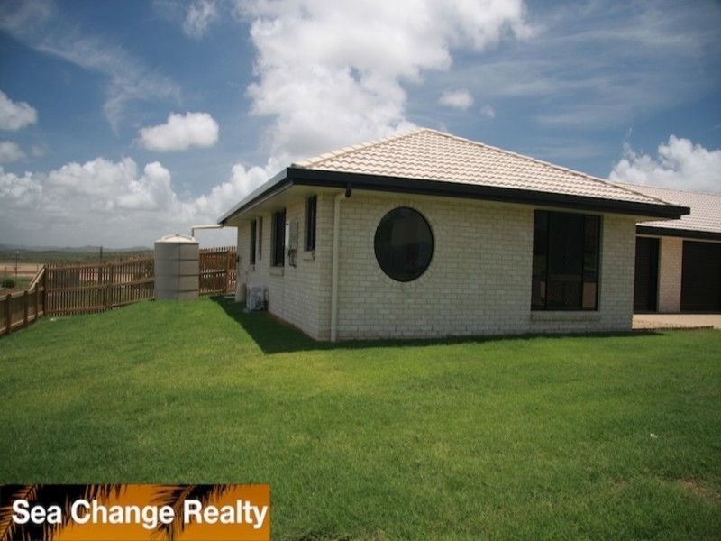 1/64 Hewitt Street, Emu Park QLD 4710