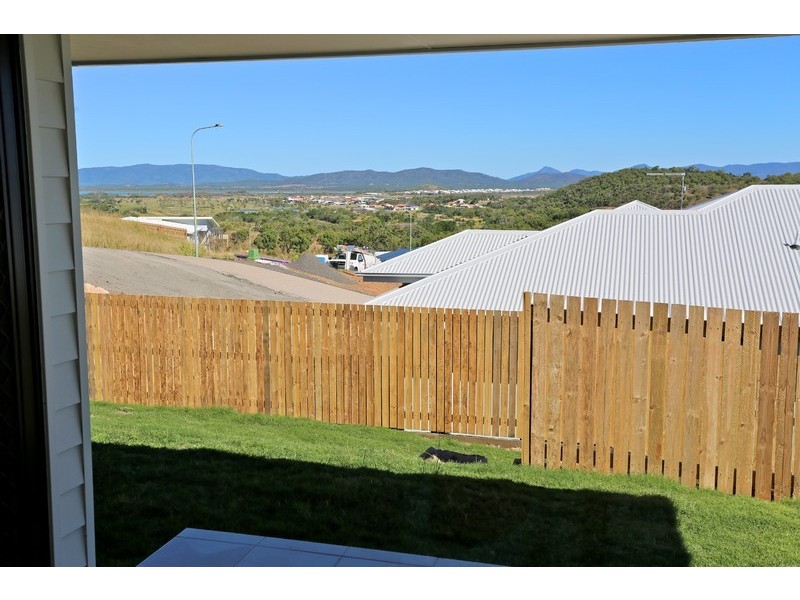 8 Barclay Avenue, Zilzie QLD 4710