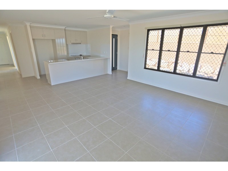 8 Barclay Avenue, Zilzie QLD 4710