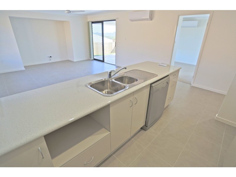 8 Barclay Avenue, Zilzie QLD 4710