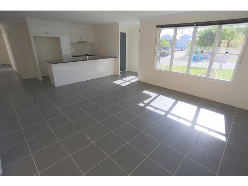 65 Cocoanut Point Drive, Zilzie QLD 4710