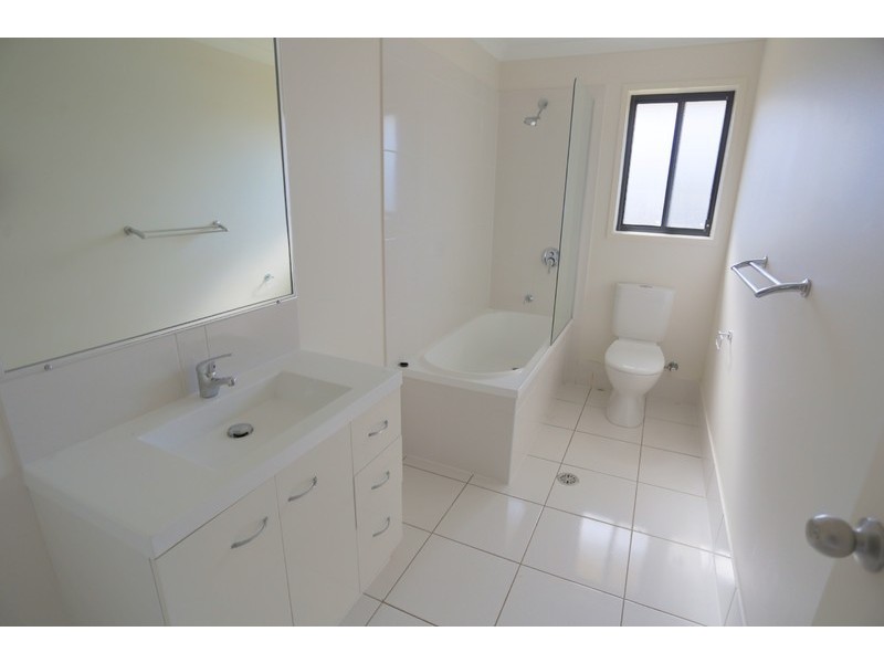 14 Falcon Crest, Zilzie QLD 4710