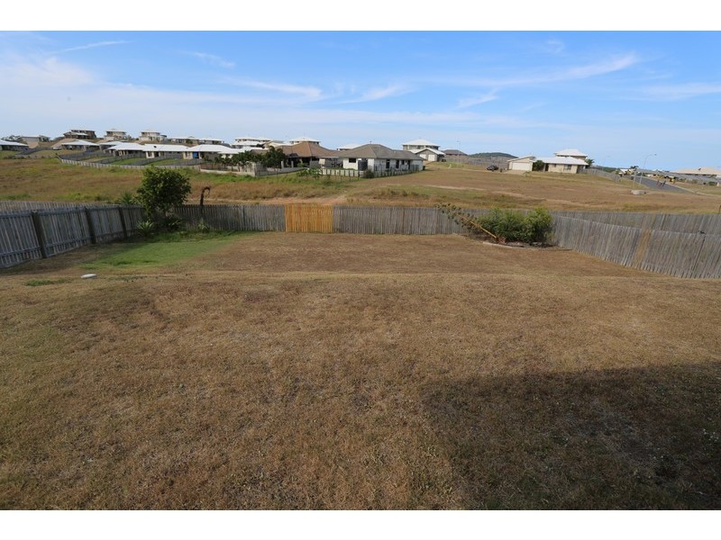 14 Falcon Crest, Zilzie QLD 4710
