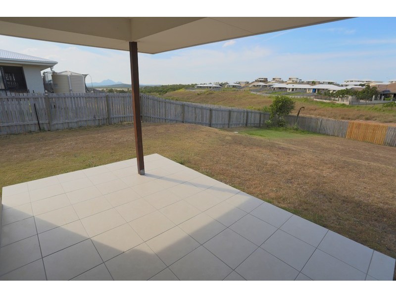 14 Falcon Crest, Zilzie QLD 4710