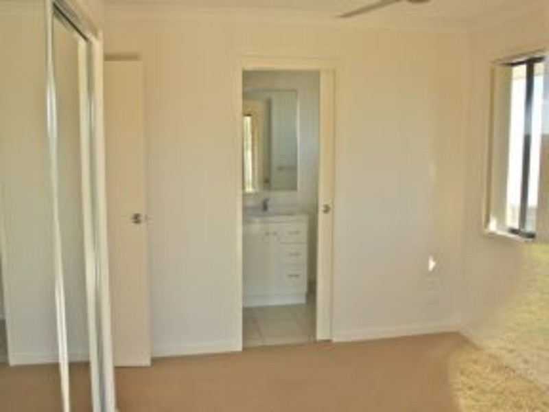 12 The Peak, Zilzie QLD 4710