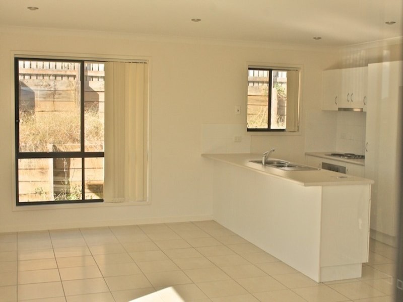 12 The Peak, Zilzie QLD 4710