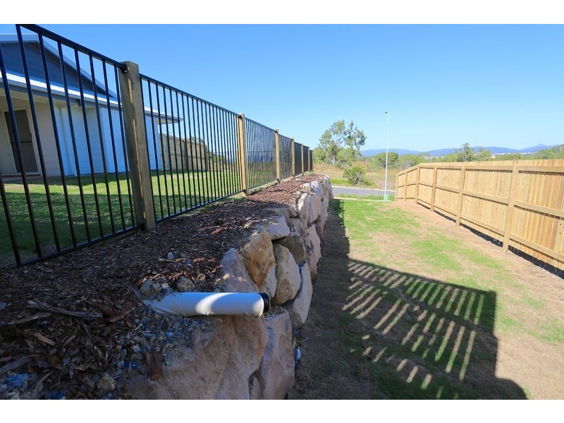 1 Seaspray Drive, Zilzie QLD 4710