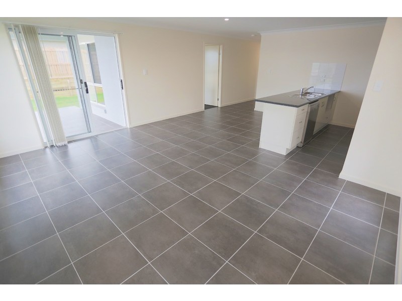 5 Ocean View Drive, Zilzie QLD 4710