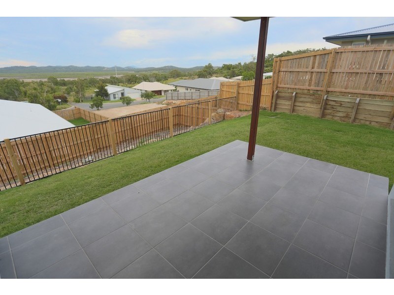 5 Ocean View Drive, Zilzie QLD 4710