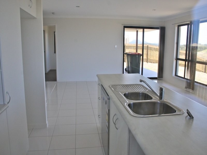 24 Falcon Crest, Zilzie QLD 4710