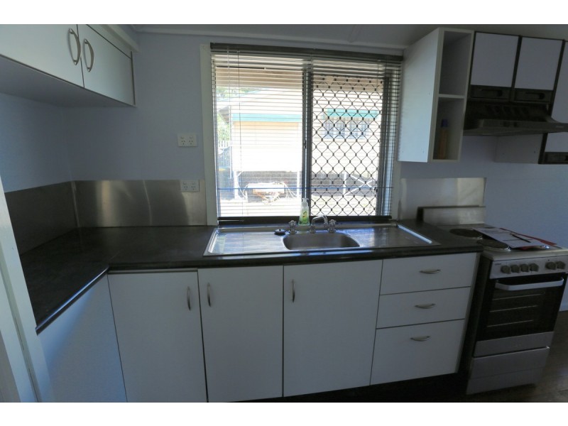 4 Dingwall Street, Keppel Sands QLD 4702