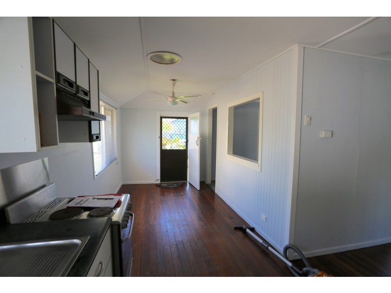 4 Dingwall Street, Keppel Sands QLD 4702