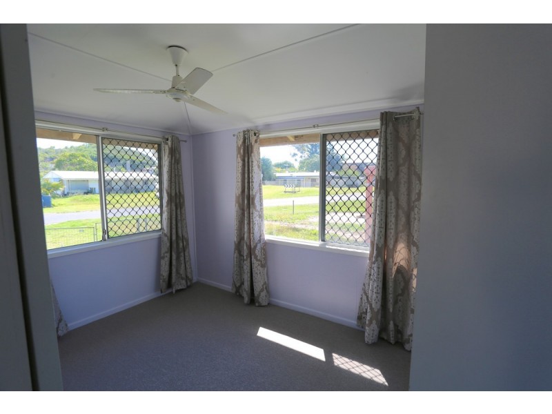 4 Dingwall Street, Keppel Sands QLD 4702