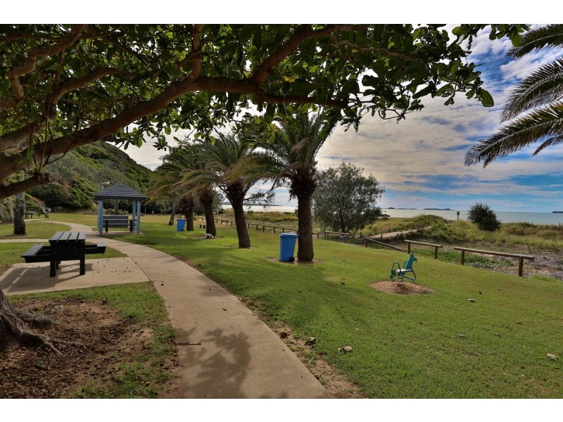 4 Dingwall Street, Keppel Sands QLD 4702