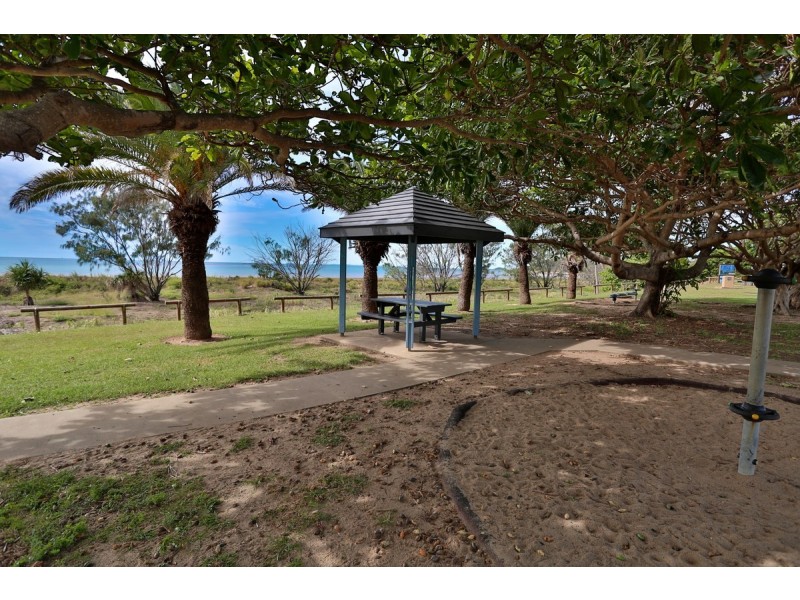4 Dingwall Street, Keppel Sands QLD 4702