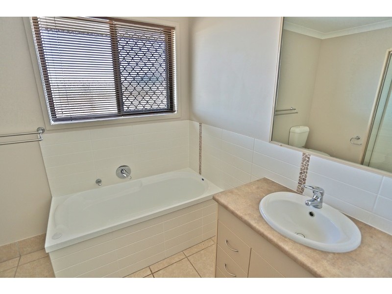 75 Amalfi Drive, Zilzie QLD 4710