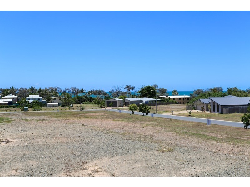 12 Fishermans Lane, Emu Park QLD 4710