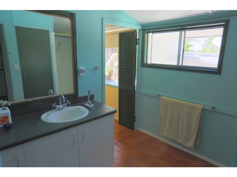 830 Scenic Highway, Kinka Beach QLD 4703
