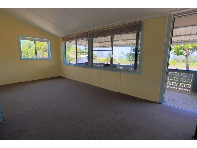 830 Scenic Highway, Kinka Beach QLD 4703