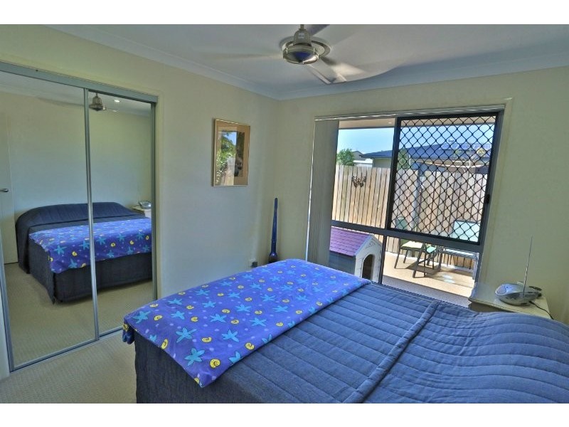 2/141 Hartley Street, Emu Park QLD 4710