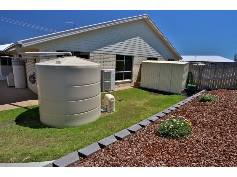 2/141 Hartley Street, Emu Park QLD 4710