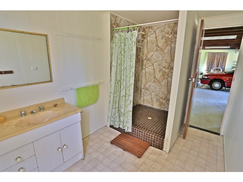 16 George Street, Emu Park QLD 4710