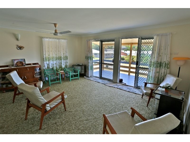 16 George Street, Emu Park QLD 4710