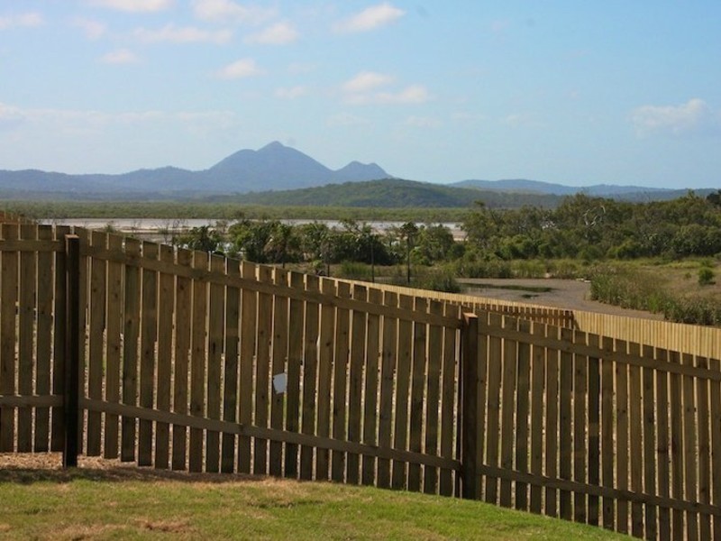 14 Falcon Crest, Emu Park QLD 4710