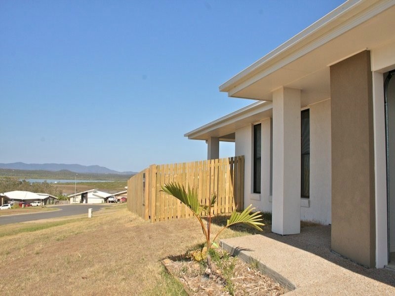 2 The Peak, Zilzie QLD 4710
