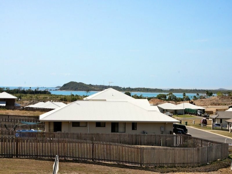 2 The Peak, Zilzie QLD 4710