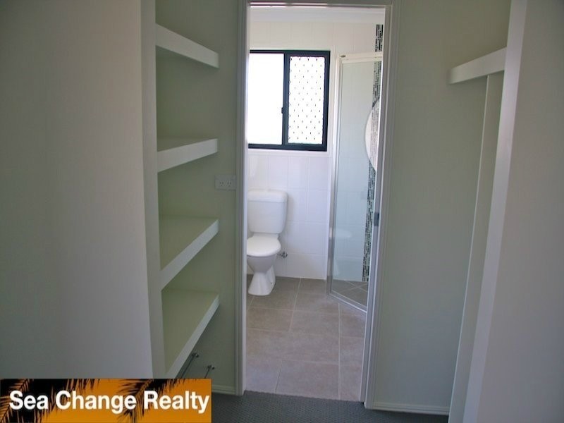 2/64 Hewitt Street, Emu Park QLD 4710