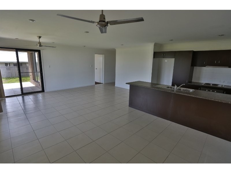 3 The Peak, Zilzie QLD 4710