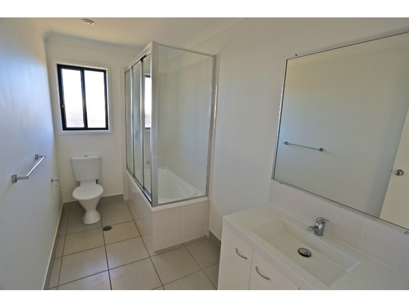 3 The Peak, Zilzie QLD 4710