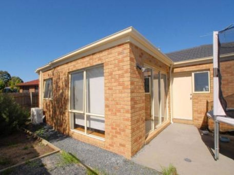 2/13 Honeyeater Place, Carrum Downs VIC 3201