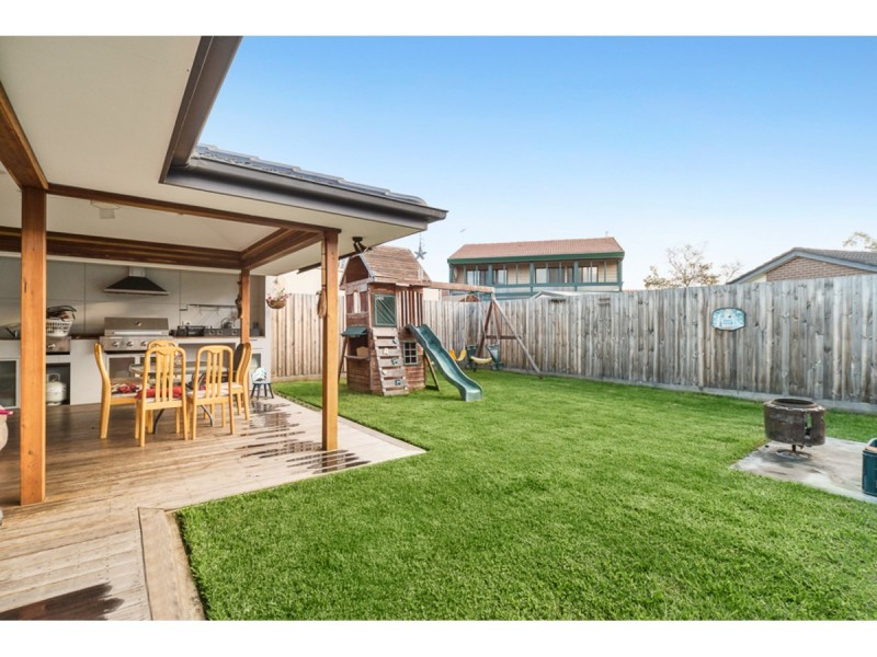 27 Downs Road, Seaford VIC 3198