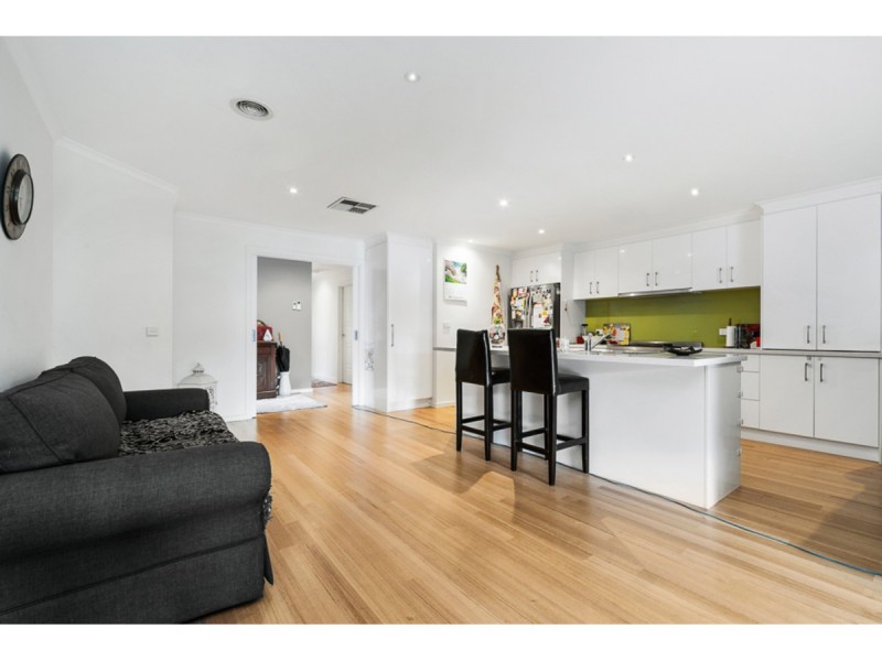 27 Downs Road, Seaford VIC 3198