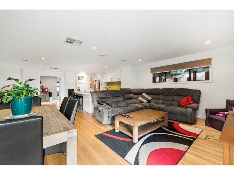 27 Downs Road, Seaford VIC 3198