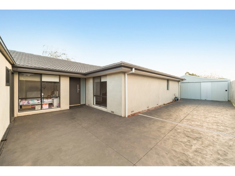 27 Downs Road, Seaford VIC 3198