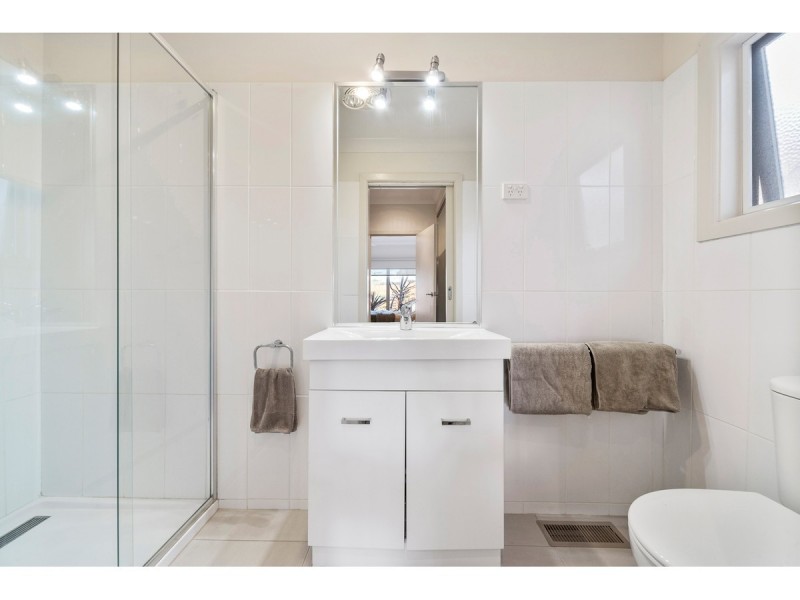 5 Summit Road, Frankston VIC 3199