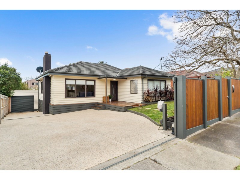 5 Summit Road, Frankston VIC 3199