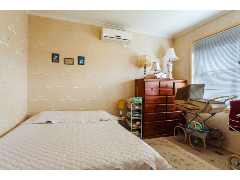 76 Brunning Crescent, Frankston North VIC 3200