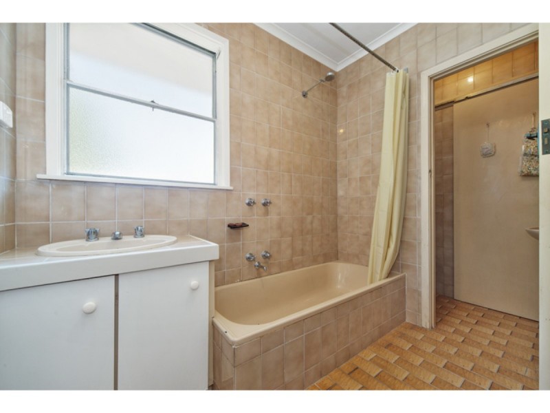 76 Brunning Crescent, Frankston North VIC 3200