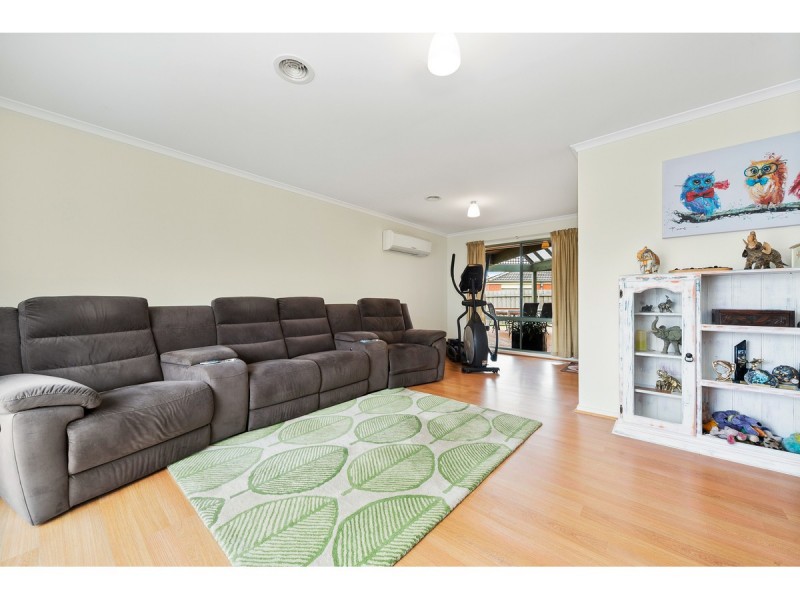 10 Shadi Court, Cranbourne West VIC 3977