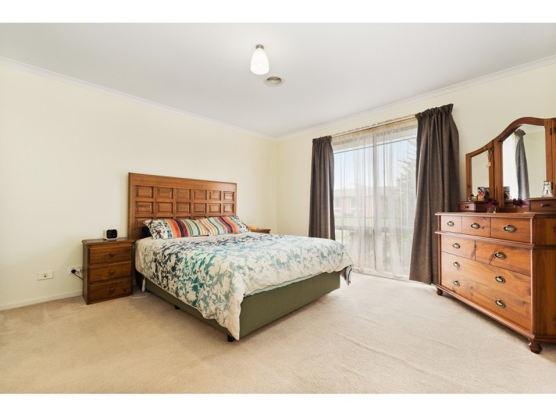 10 Shadi Court, Cranbourne West VIC 3977