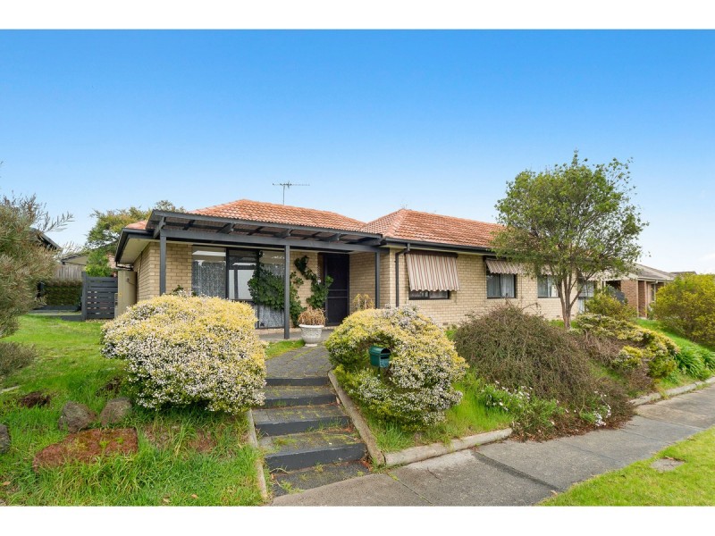 24 Gattinara Drive, Frankston VIC 3199