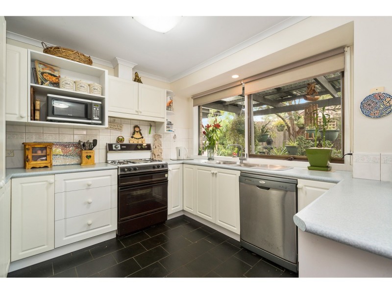 24 Gattinara Drive, Frankston VIC 3199