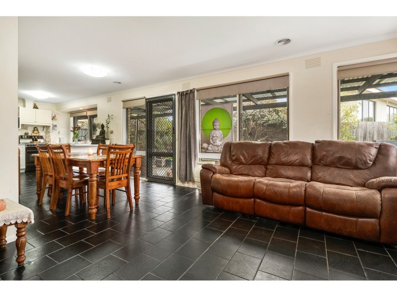 24 Gattinara Drive, Frankston VIC 3199