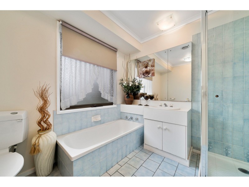 24 Gattinara Drive, Frankston VIC 3199