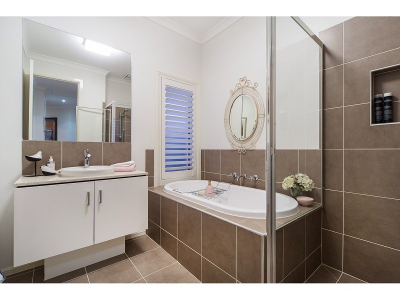 30 Kensei Place, Sandhurst VIC 3977