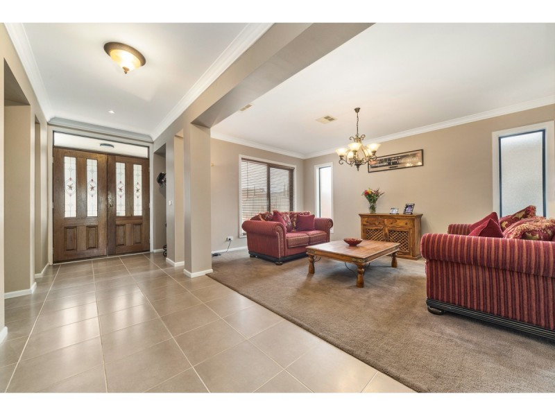 7 Brown Thornbill Court, Langwarrin VIC 3910